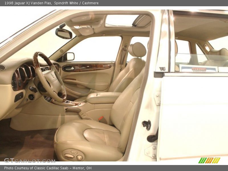 Spindrift White / Cashmere 1998 Jaguar XJ Vanden Plas