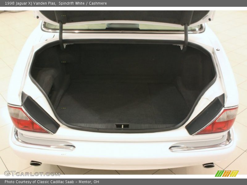  1998 XJ Vanden Plas Trunk