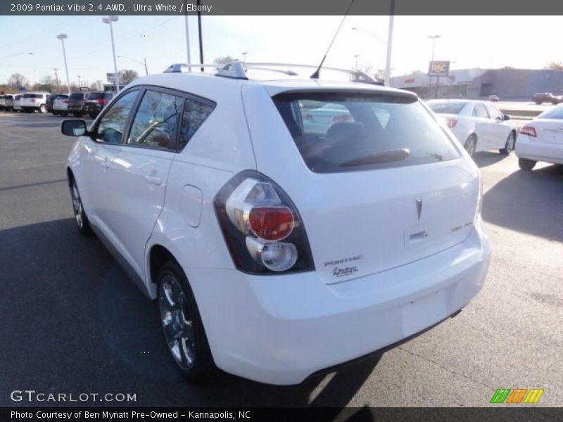 Ultra White / Ebony 2009 Pontiac Vibe 2.4 AWD