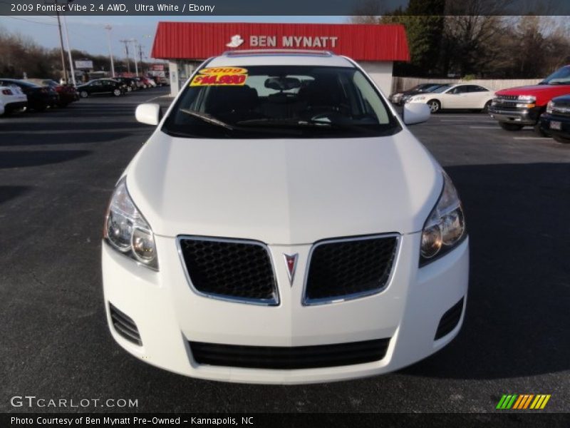 Ultra White / Ebony 2009 Pontiac Vibe 2.4 AWD