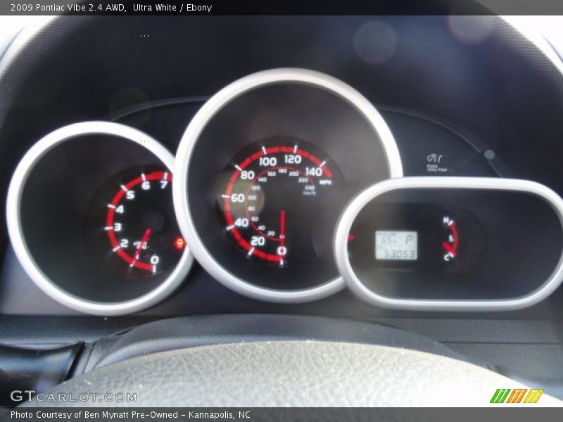 Ultra White / Ebony 2009 Pontiac Vibe 2.4 AWD