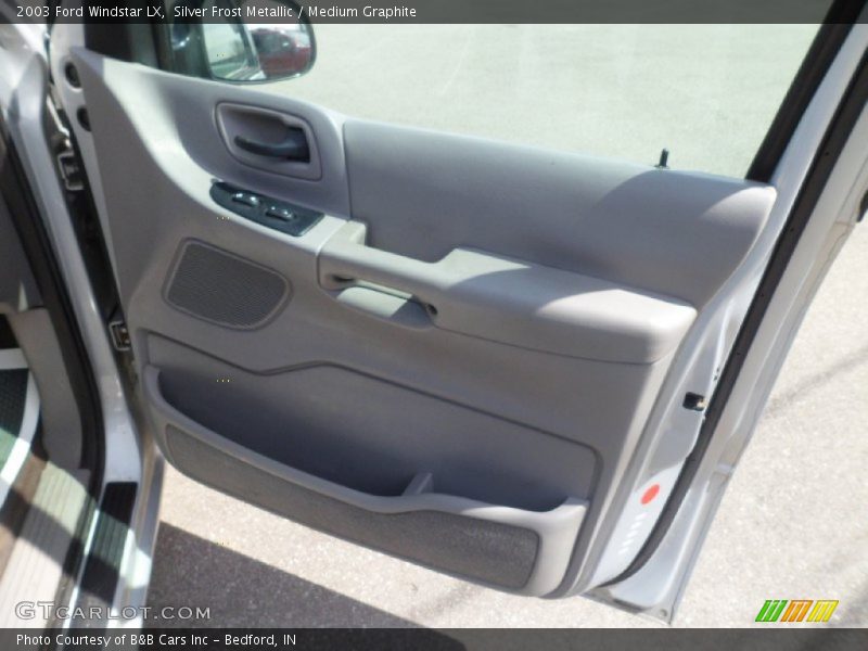 Silver Frost Metallic / Medium Graphite 2003 Ford Windstar LX