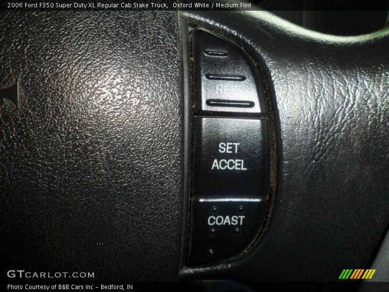 Oxford White / Medium Flint 2006 Ford F350 Super Duty XL Regular Cab Stake Truck