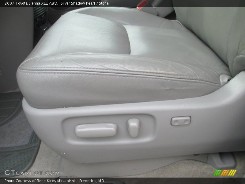 Silver Shadow Pearl / Stone 2007 Toyota Sienna XLE AWD