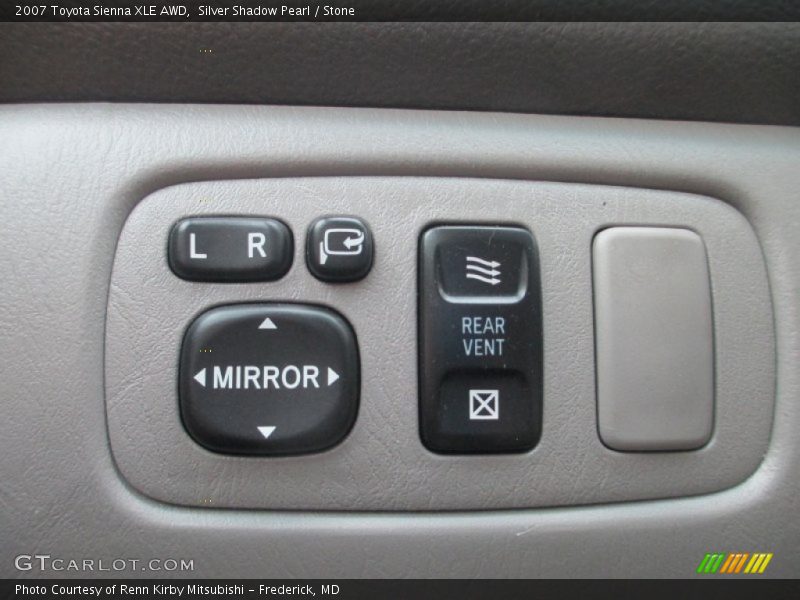 Silver Shadow Pearl / Stone 2007 Toyota Sienna XLE AWD