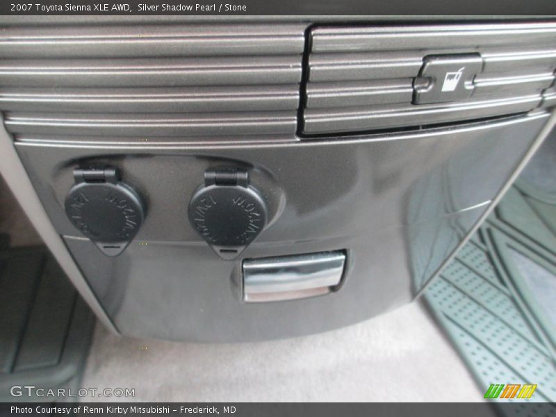 Silver Shadow Pearl / Stone 2007 Toyota Sienna XLE AWD