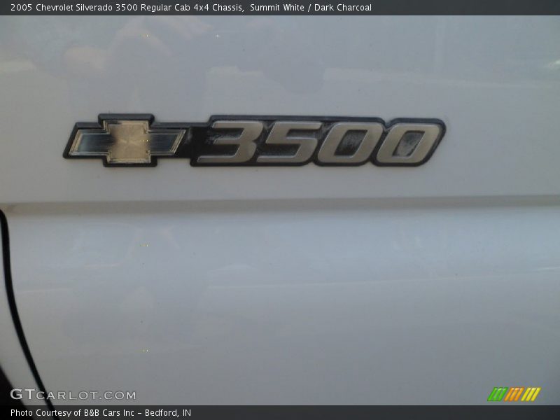 Summit White / Dark Charcoal 2005 Chevrolet Silverado 3500 Regular Cab 4x4 Chassis