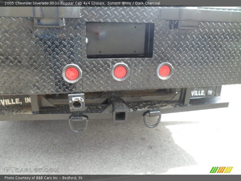 Summit White / Dark Charcoal 2005 Chevrolet Silverado 3500 Regular Cab 4x4 Chassis