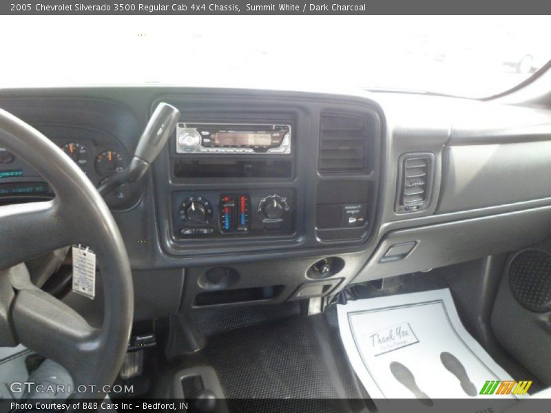 Summit White / Dark Charcoal 2005 Chevrolet Silverado 3500 Regular Cab 4x4 Chassis