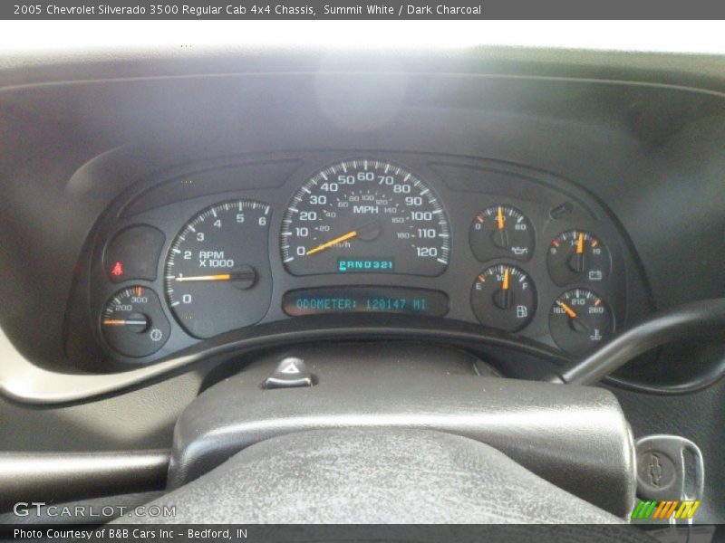 Summit White / Dark Charcoal 2005 Chevrolet Silverado 3500 Regular Cab 4x4 Chassis