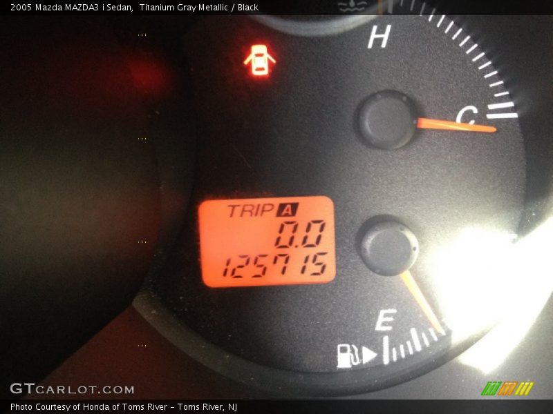 Titanium Gray Metallic / Black 2005 Mazda MAZDA3 i Sedan