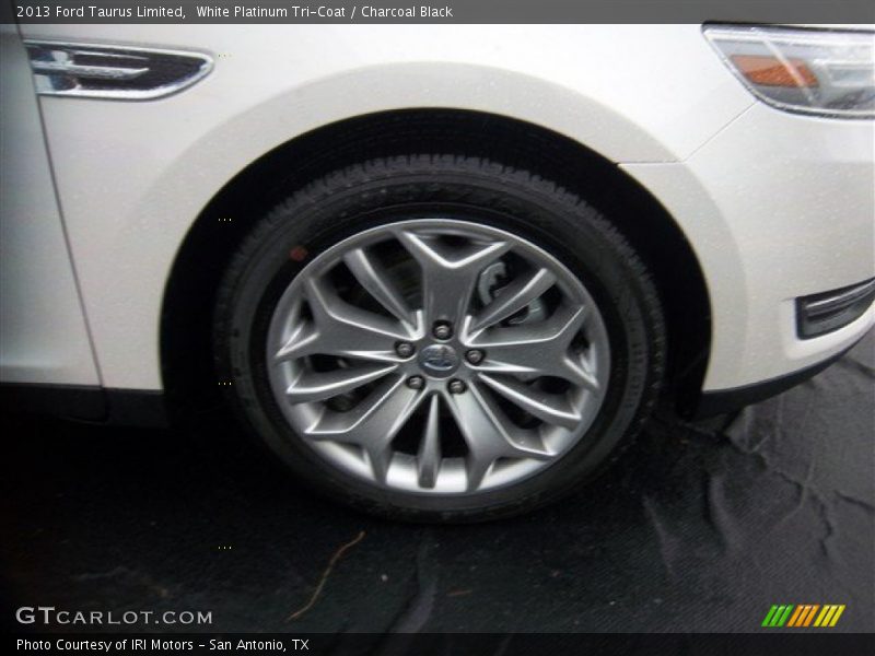 White Platinum Tri-Coat / Charcoal Black 2013 Ford Taurus Limited