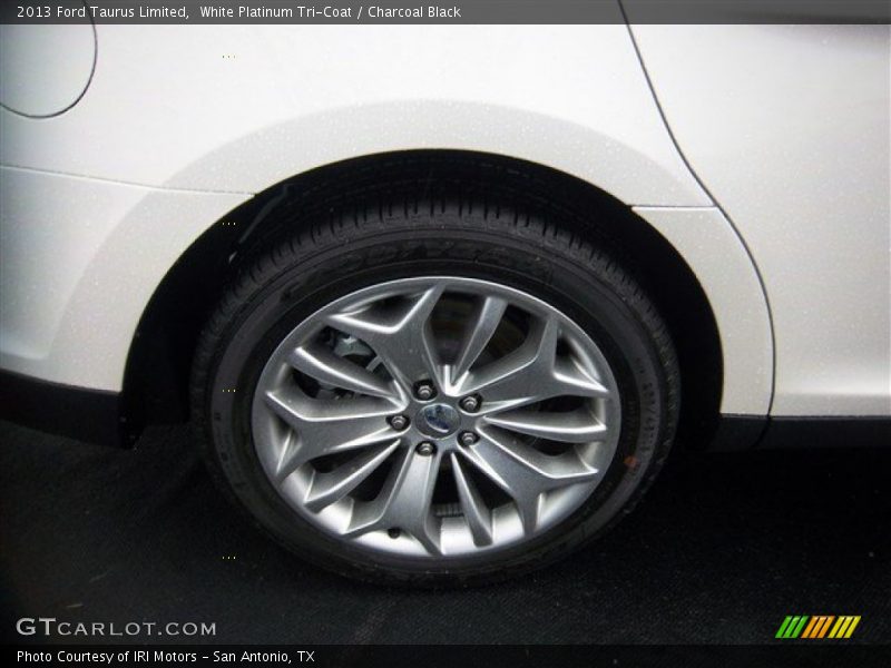 White Platinum Tri-Coat / Charcoal Black 2013 Ford Taurus Limited