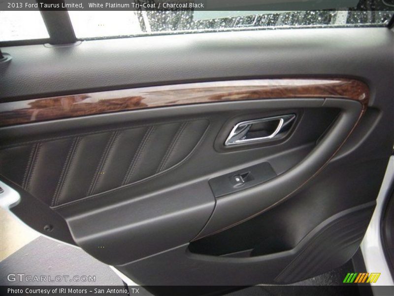 White Platinum Tri-Coat / Charcoal Black 2013 Ford Taurus Limited