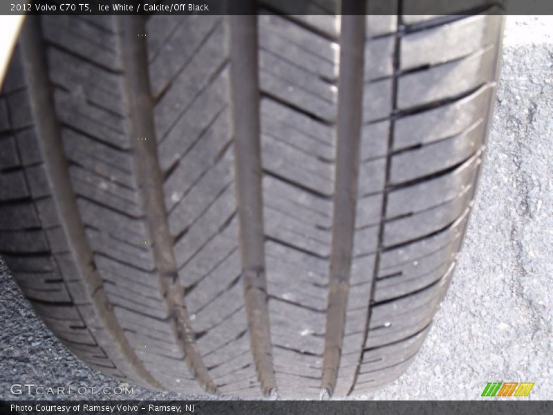 Ice White / Calcite/Off Black 2012 Volvo C70 T5