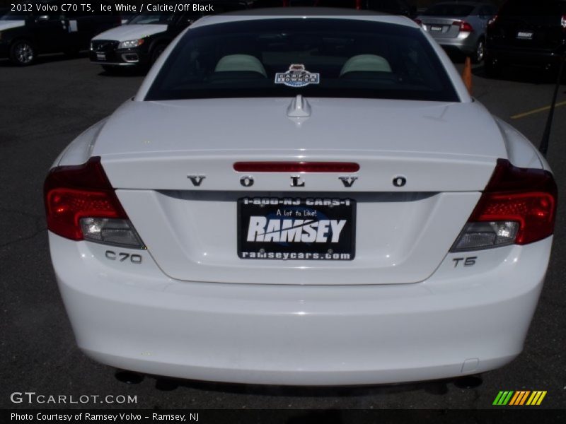Ice White / Calcite/Off Black 2012 Volvo C70 T5