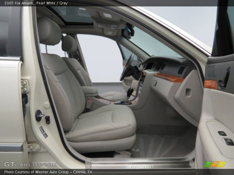Pearl White / Gray 2005 Kia Amanti