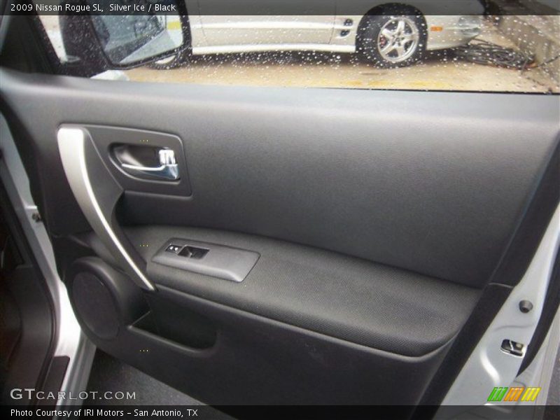 Silver Ice / Black 2009 Nissan Rogue SL