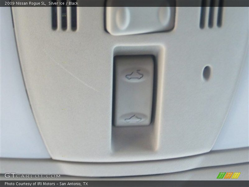 Silver Ice / Black 2009 Nissan Rogue SL