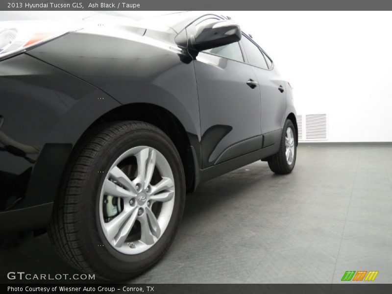 Ash Black / Taupe 2013 Hyundai Tucson GLS