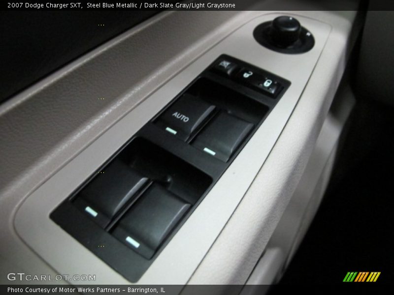 Controls of 2007 Charger SXT