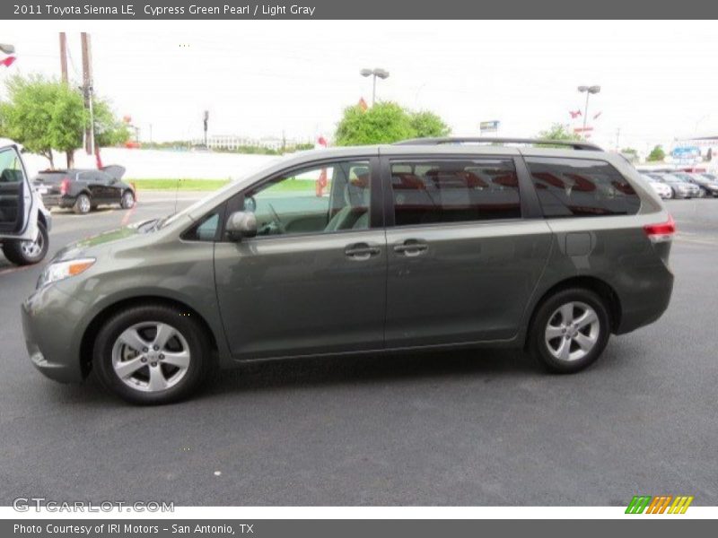 Cypress Green Pearl / Light Gray 2011 Toyota Sienna LE