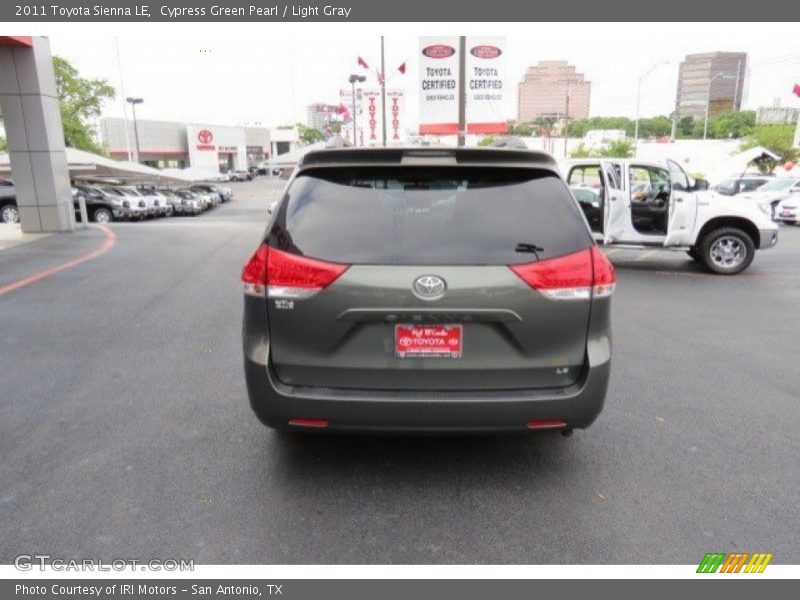 Cypress Green Pearl / Light Gray 2011 Toyota Sienna LE