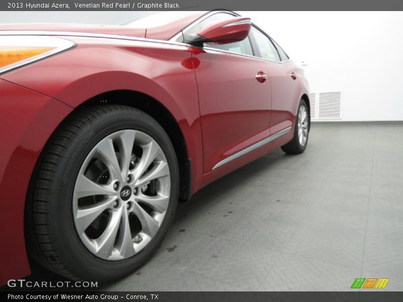 Venetian Red Pearl / Graphite Black 2013 Hyundai Azera