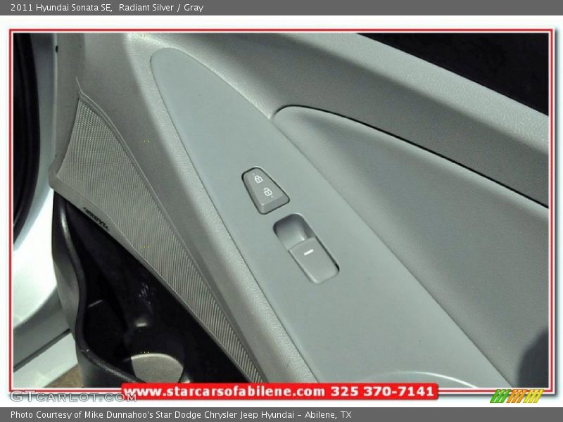 Radiant Silver / Gray 2011 Hyundai Sonata SE