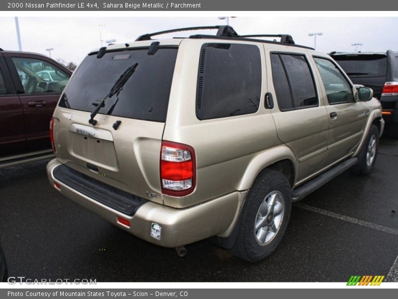Sahara Beige Metallic / Parchment 2000 Nissan Pathfinder LE 4x4