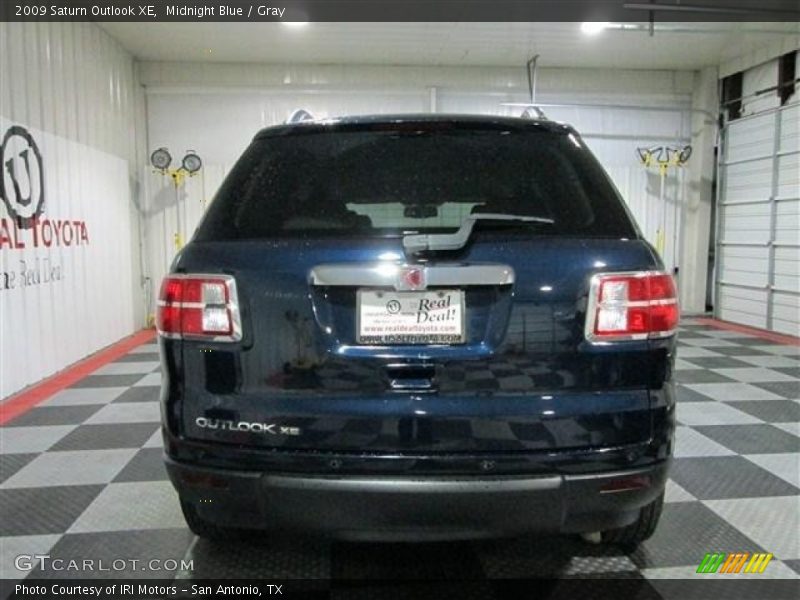 Midnight Blue / Gray 2009 Saturn Outlook XE