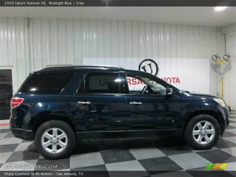 Midnight Blue / Gray 2009 Saturn Outlook XE