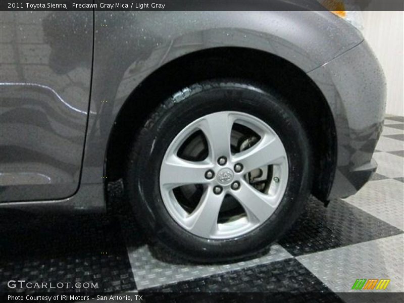 Predawn Gray Mica / Light Gray 2011 Toyota Sienna