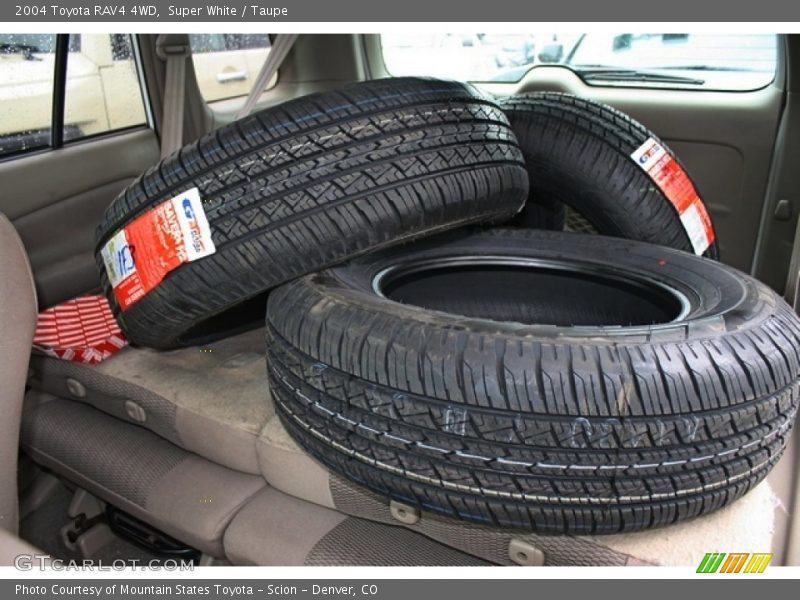 Super White / Taupe 2004 Toyota RAV4 4WD