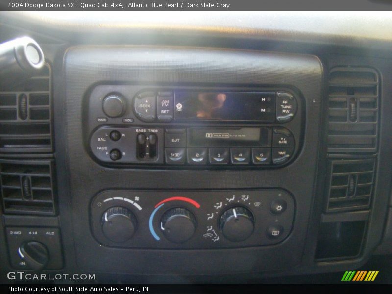 Atlantic Blue Pearl / Dark Slate Gray 2004 Dodge Dakota SXT Quad Cab 4x4