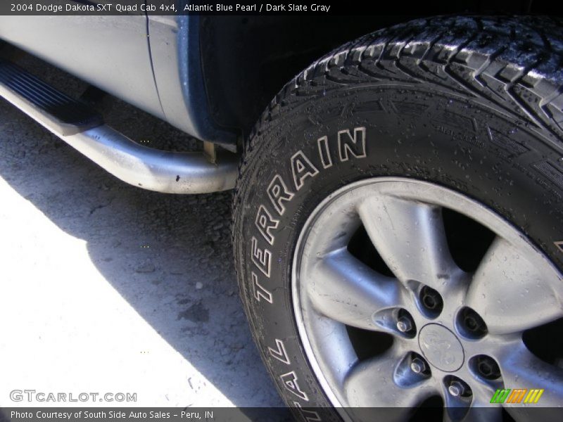 Atlantic Blue Pearl / Dark Slate Gray 2004 Dodge Dakota SXT Quad Cab 4x4