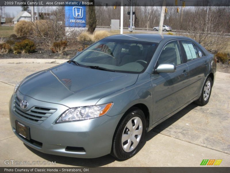 Aloe Green Metallic / Bisque 2009 Toyota Camry LE