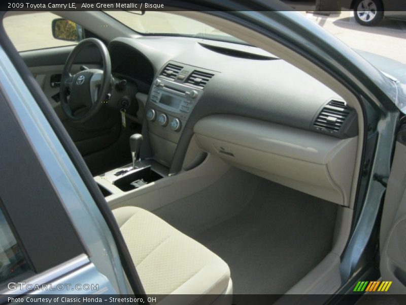 Aloe Green Metallic / Bisque 2009 Toyota Camry LE