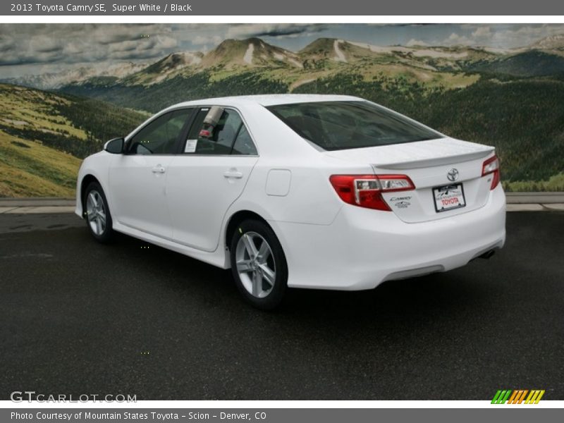 Super White / Black 2013 Toyota Camry SE