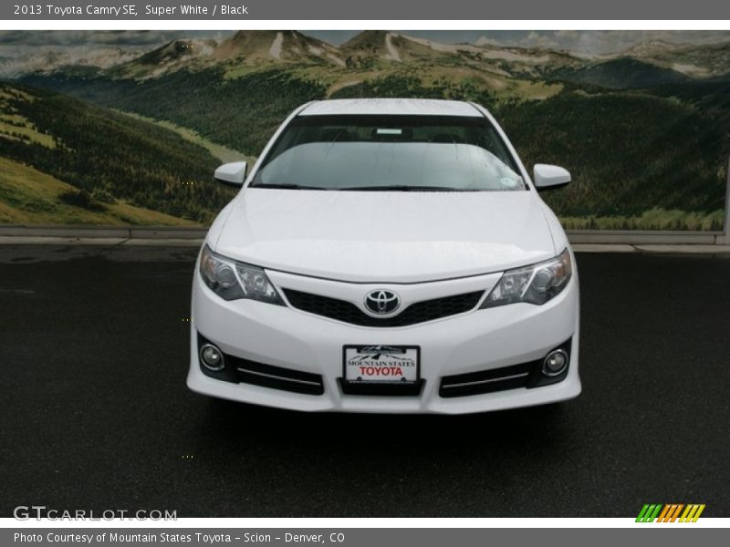 Super White / Black 2013 Toyota Camry SE