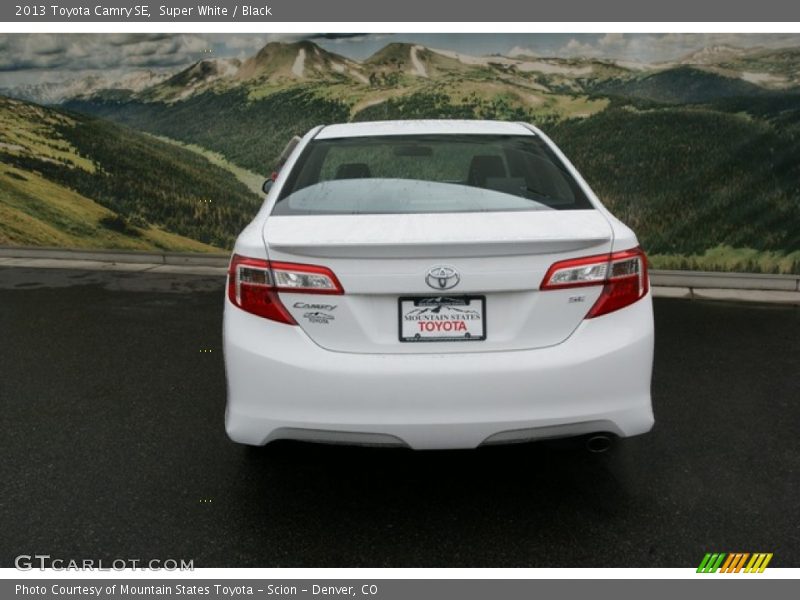 Super White / Black 2013 Toyota Camry SE