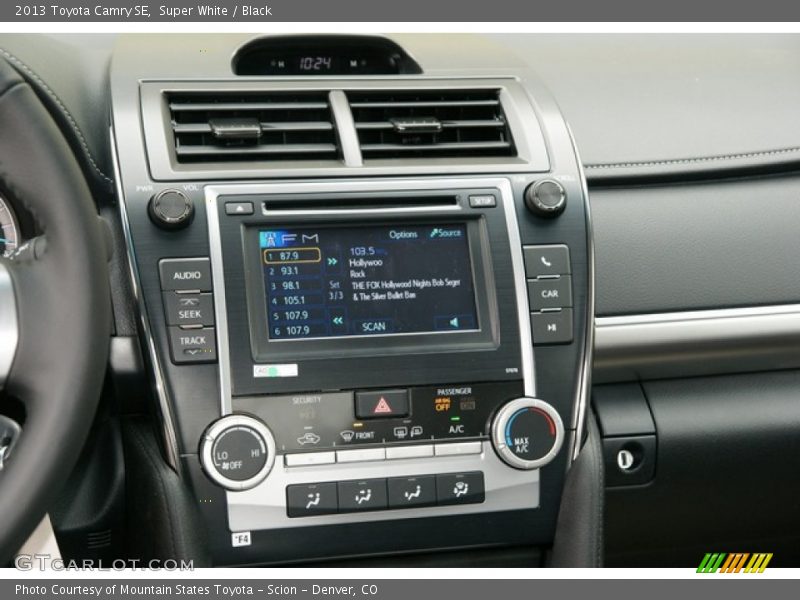 Super White / Black 2013 Toyota Camry SE