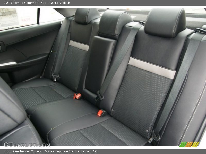 Super White / Black 2013 Toyota Camry SE