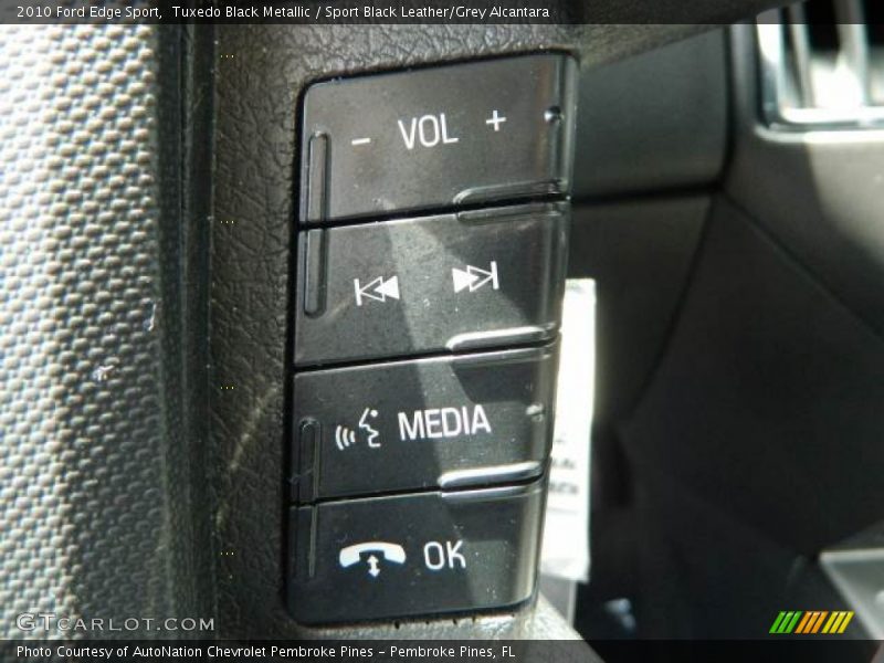 Tuxedo Black Metallic / Sport Black Leather/Grey Alcantara 2010 Ford Edge Sport