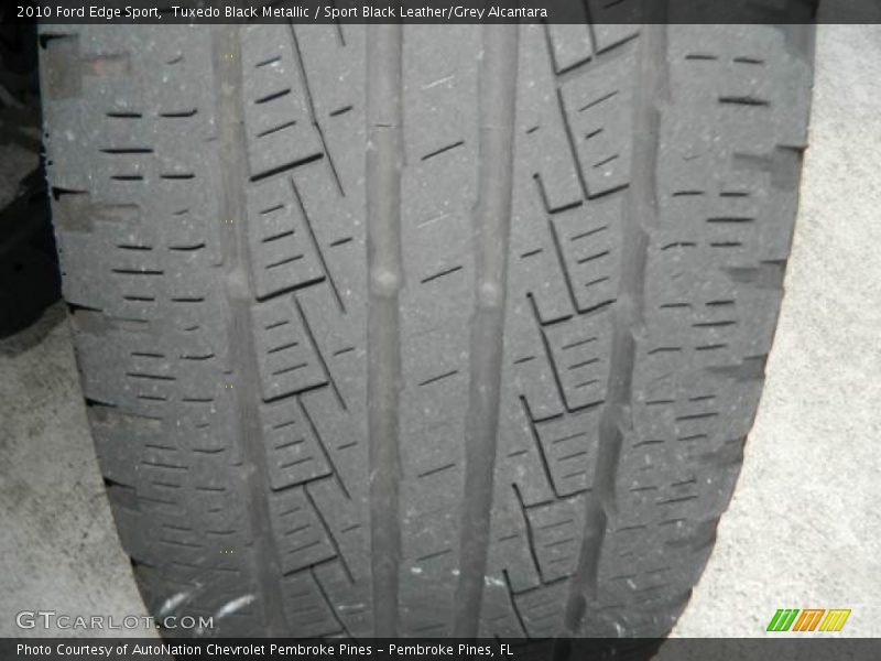 Tuxedo Black Metallic / Sport Black Leather/Grey Alcantara 2010 Ford Edge Sport