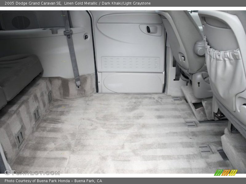 Linen Gold Metallic / Dark Khaki/Light Graystone 2005 Dodge Grand Caravan SE