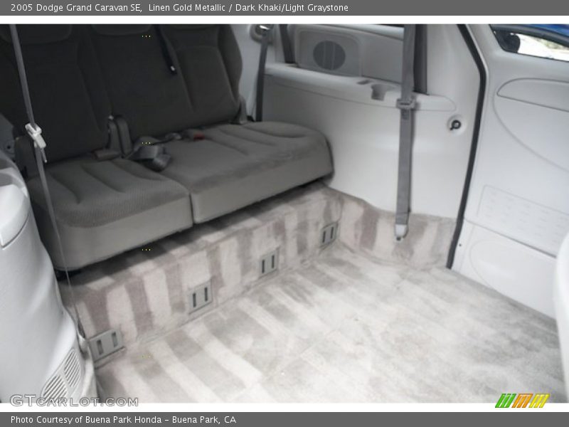 Linen Gold Metallic / Dark Khaki/Light Graystone 2005 Dodge Grand Caravan SE