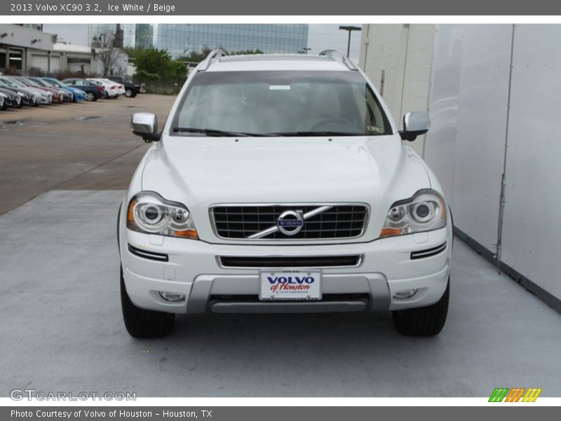 Ice White / Beige 2013 Volvo XC90 3.2
