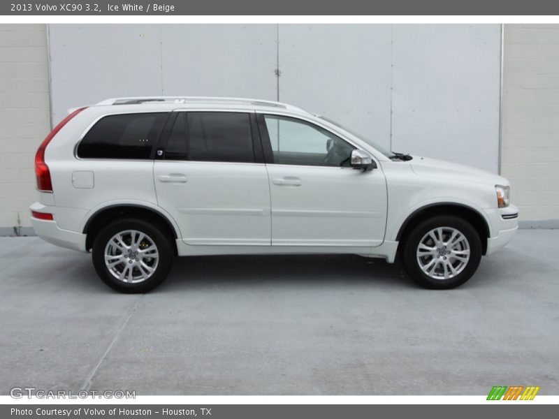 Ice White / Beige 2013 Volvo XC90 3.2