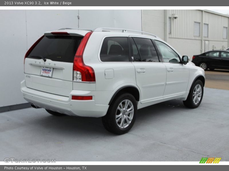Ice White / Beige 2013 Volvo XC90 3.2